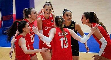A Milli Kadın Voleybol Takımı, Polonya'yı 3-2 mağlup etti