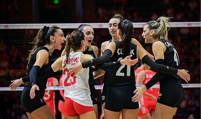 A Milli Kadın Voleybol Takımı'ndan 4'te 4