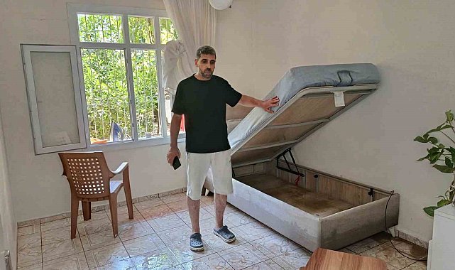 Adana ASKİ'nin içme suyu hattı patladı: Mahalle göle döndü, birçok ev zarar gördü