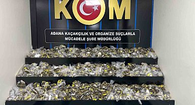Adana'da 1 tondan fazla tütün, binlere sahte bandrol ele geçirildi