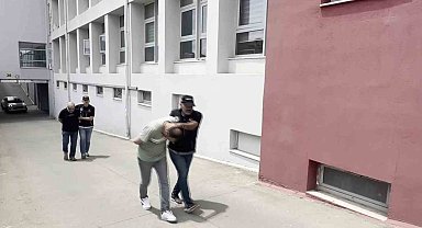 Adana'da 'satmıyoruz, kullanıyoruz' diyen 2 torbacı tutuklandı