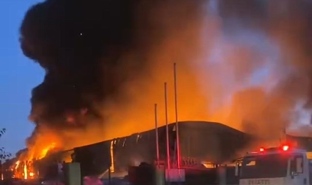 Adana'da geri dönüşüm fabrikasında yangın