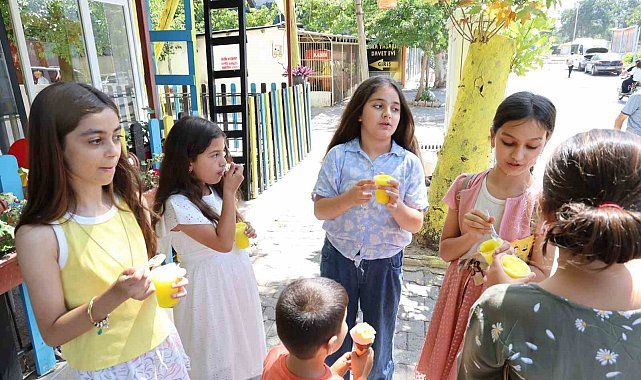 Adanalı öğrencileri serinleten karne hediyesi