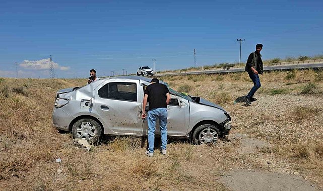 Adilcevaz'da otomobil takla attı: 6 yaralı
