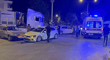 Adıyaman'da dört araç birbirine girdi: 2 yaralı