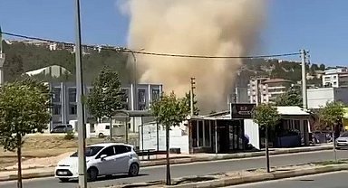 Adıyaman'da rüzgar, hortumlara neden oldu