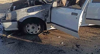 Adıyaman'da seyir halindeki otomobil alev aldı