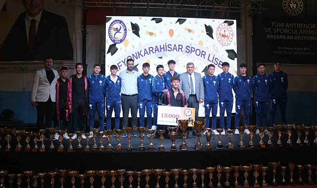 Afyonkarahisar Spor Lisesi'nde şampiyonluk coşkusu!