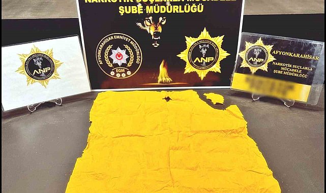 Afyonkarahisar'da otobüste peçeteye emdirilmiş uyuşturucu ele geçirildi