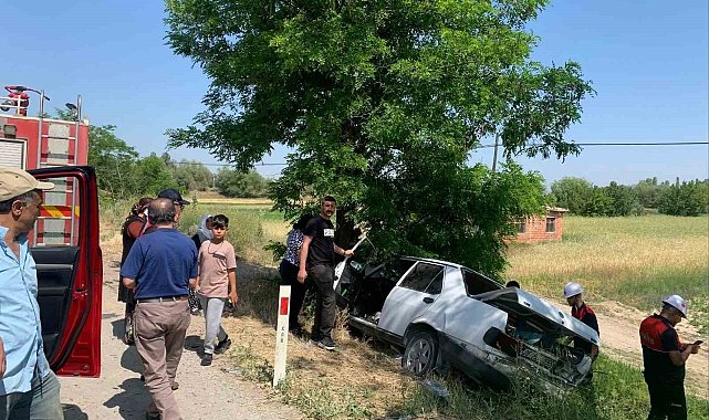 Afyonkarahisar'da otomobiller çarpıştı: 6 kişi yaralandı