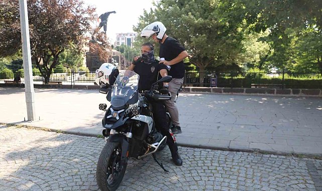 Afyonkarahisar'da YKS sınavına giren birçok adayın imdadına polis yetişti