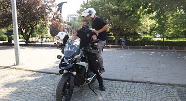 Afyonkarahisar'da YKS sınavına giren birçok adayın imdadına polis yetişti