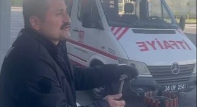 Ağlara takılan kuşu itfaiye kurtardı