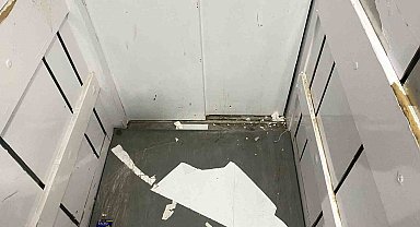 Ağrı Belediyesi'ndeki asansör tehlike saçıyor