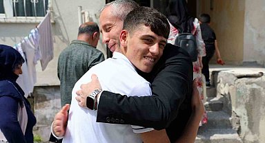 Ağrı Milli Eğitim Müdürü Kökrek'ten LGS öncesinde özel eğitim öğrencisi Duzlu'ya moral ziyareti