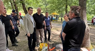 Aile pikniğinde bir araya geldiler