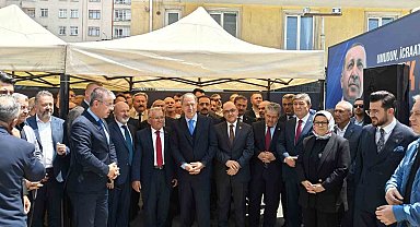 AK Parti'de bayramlaşma