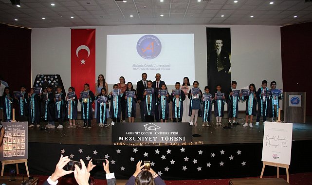 Akdeniz Çocuk Üniversitesi'nde mezuniyet coşkusu