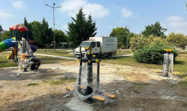 Akdeniz'in park ve bahçeleri yenileniyor