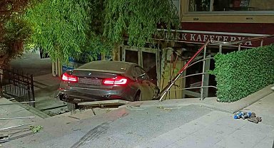 Akyurt Cumhuriyet Meydanı'nda gece saatlerinde korkutan kaza