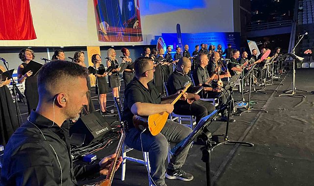 Alanya'da lise ve ortaokul müzik öğretmenlerinden konser