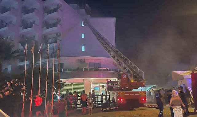 Alanya'da otelde çıkan yangında 600 turist tahliye edildi