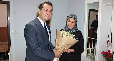 Alanya'nın yeni kaymakamı Öztürk'ün ilk ziyareti şehit ailesine