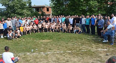 Alaplı'da ilk kez düzenlenen güreş festivali büyük ilgi gördü