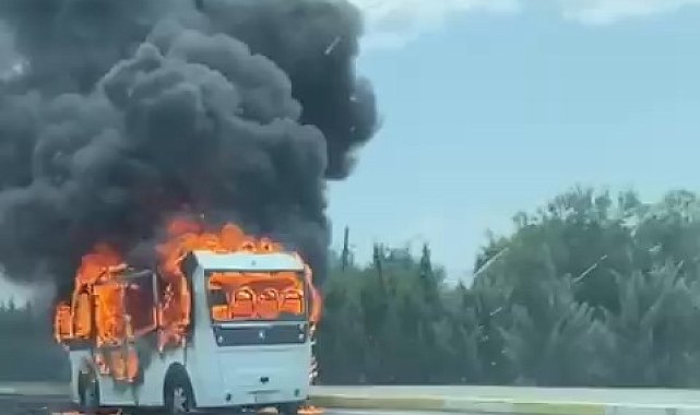 Alevlere teslim olan yolcu minibüsü küle döndü