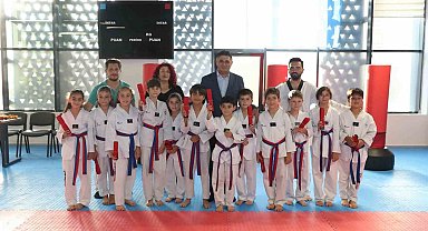 Aliağa Belediyesi Taekwondo Kursu'nun sporcuları kuşak atladı