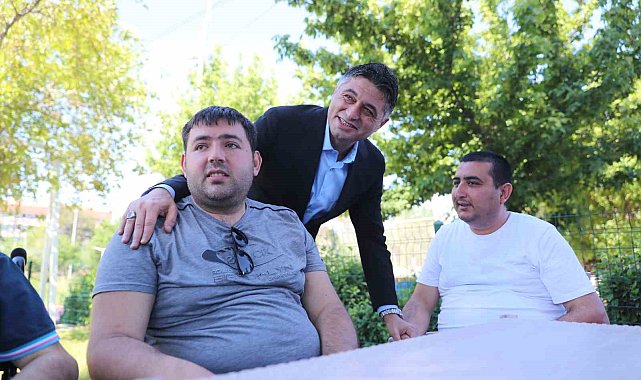 Aliağa'da protokol ve vatandaşlar bayramlaştı