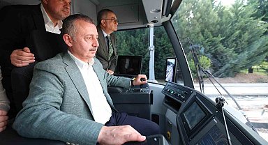 Alikahya Tramvay Hattı'nda ilk sürüş Başkan Büyükakın'dan