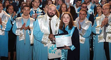 ALKÜ'nün 10. yılında mezuniyet coşkusu