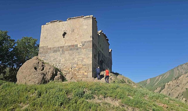 Almanya'dan geldi, Hakkari'nin içme suyu sıkıntısına dikkat çekti