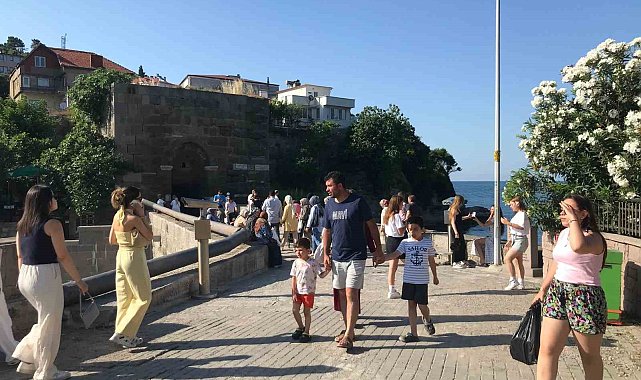 Amasra'da hafta sonu yoğunluğu