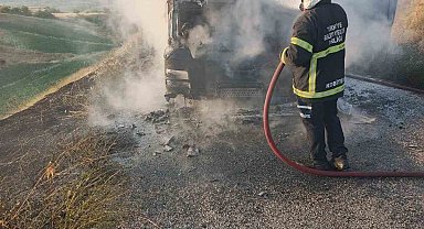 Amasya'da seyir halindeki beton mikseri alev alev yandı