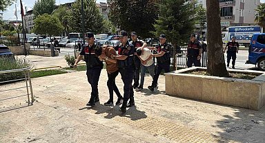 Amcalarının oğluna cinsel istismar iddiasıyla gözaltına alınan 2 kuzenden 1'i tutuklandı