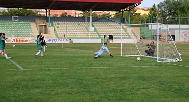 Ampute Milli Futbol Takımı, Kırşehir'de kadın futbol takımıyla hazırlık maçı yaptı