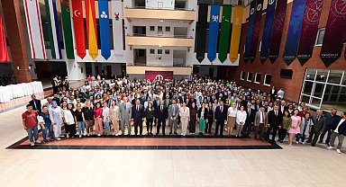 Anadolu Üniversitesi bayramlaşma töreninde bir araya geldi