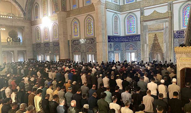 Ankara vatandaşlar Kurban Bayramı namazı için camilere akın etti