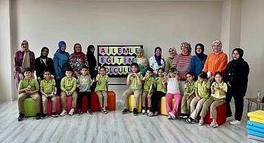 Anneler bu sefer okulda çocuklarıyla ders yaptı