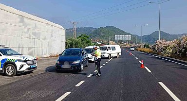 Antalya'da 2 haftada 33 bini aşkın sürücüye ceza kesildi