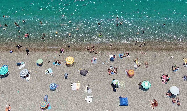 Antalya'da bayramın son günü sahiller doldu