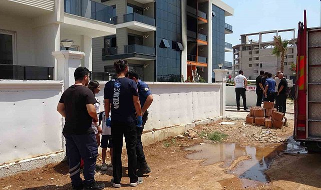 Antalya'da ev yangınında 1 kişi yaralandı