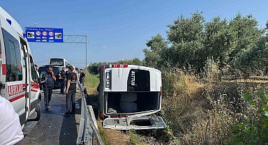 Antalya'da kontrolden çıkan minibüs devrildi, 6 turist ve sürücü yaralandı