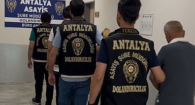 Antalya'da sahte altınla kuyumcuları dolandıran 4 şüpheli yakalandı