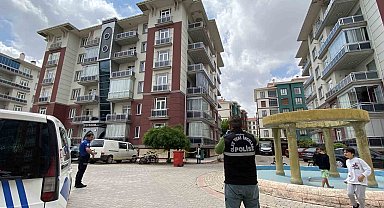 Apartmanın 5'inci katından düşen 2 yaşındaki çocuk hayatını kaybetti