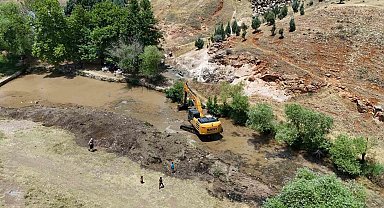 Araban Sıtma Pınar Çayı'nda temizlik çalışması yapıldı