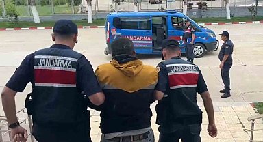 Aranan şahıs, çaldığı traktörle tarlada yakalandı