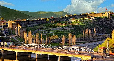 Ardahan Kalesi turizme kazandırılıyor